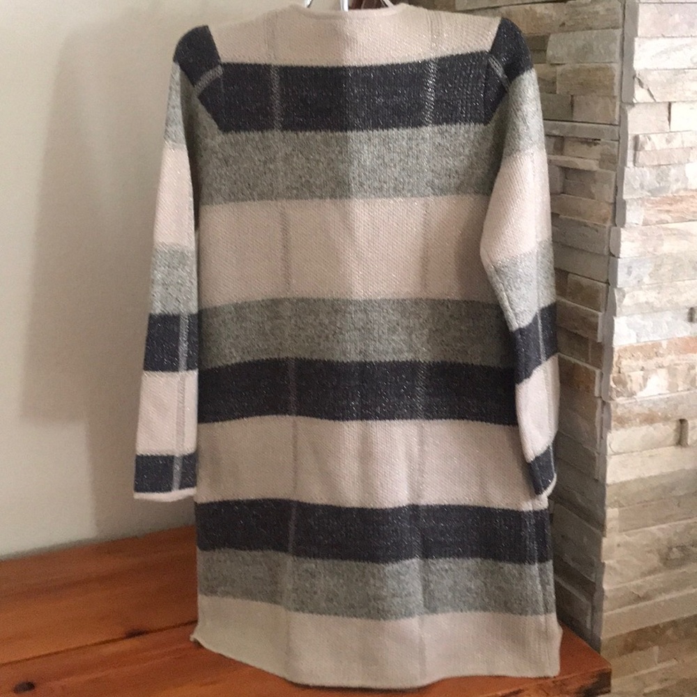 Sweater - Picture 5 of 5